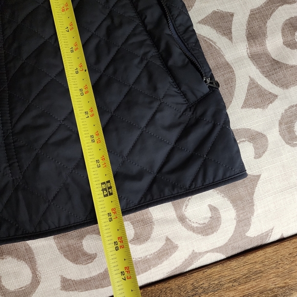 Club Monaco Quilted Button Down Vest - Picture 7 of 10